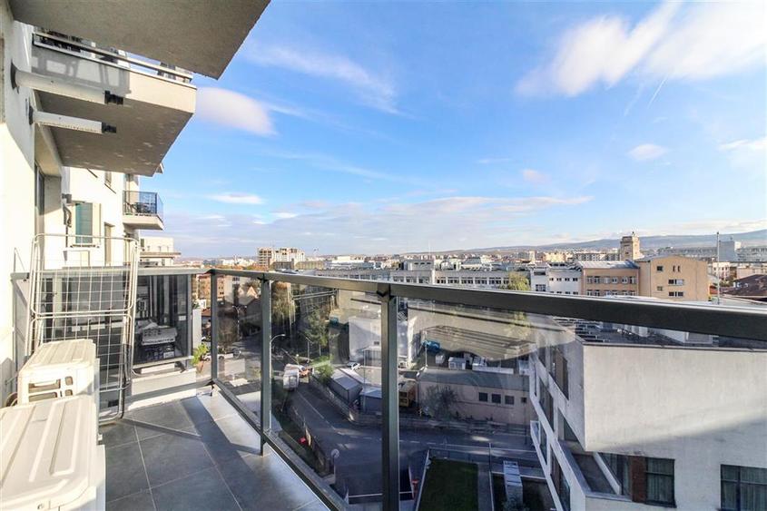 Apartament cu 2 camere semidecomandat, mobilat în Iris