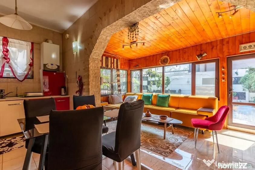 Casă cu 2 camere cu Teren 469 Mp în Central