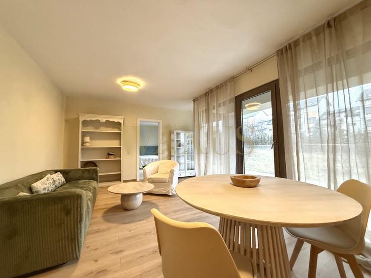 Apartament cu 3 camere semidecomandat, mobilat în Borhanci