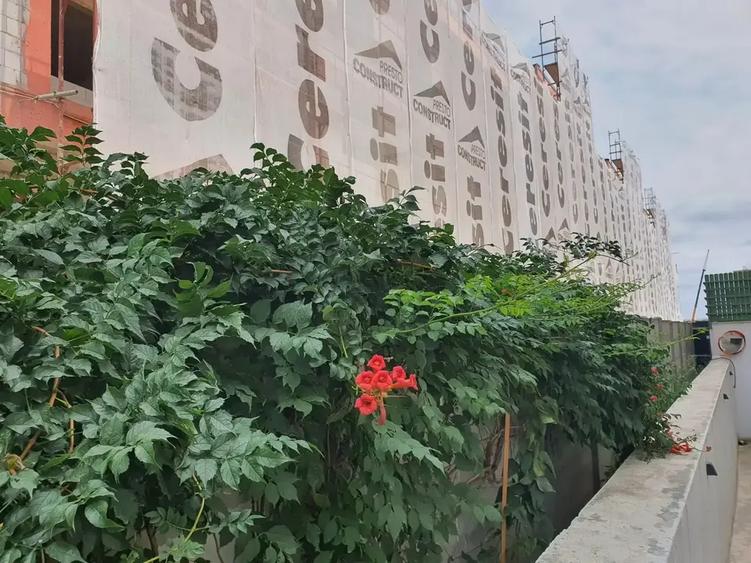 Apartament cu 2 camere decomandat în Titan