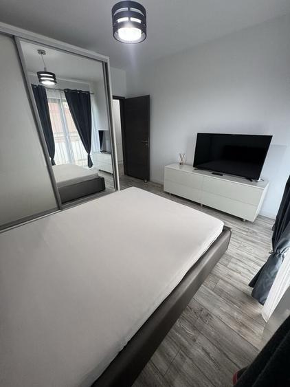 Apartament cu 3 camere în Craiovița Nouă