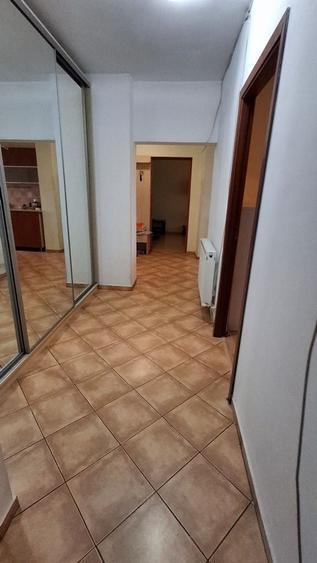Apartament cu 3 camere decomandat în Prelungirea Ghencea