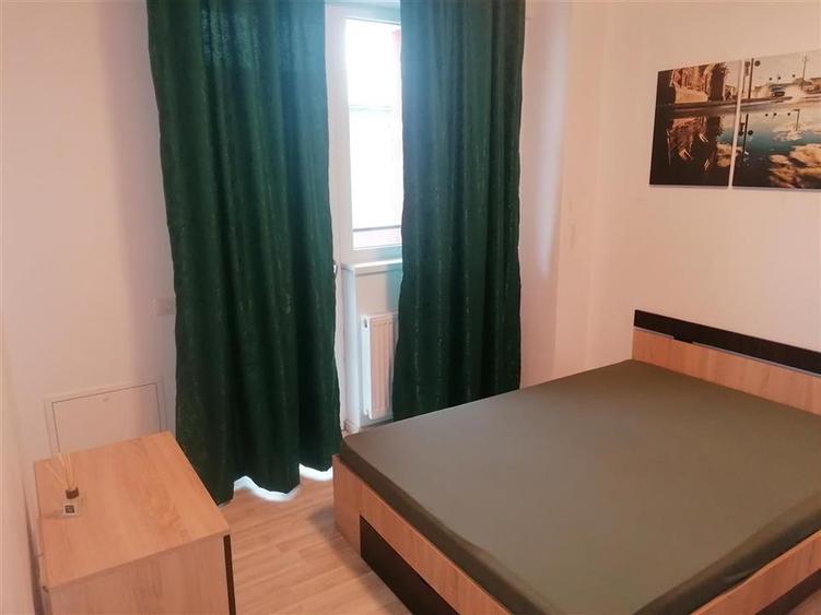 Apartament cu 2 camere decomandat în Girocului
