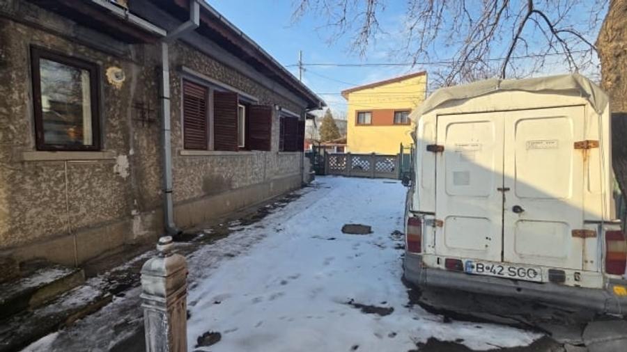 Casă individuală cu 3 camere cu Canalizare în Rahova