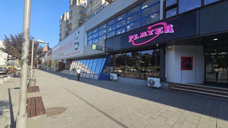 Spațiu comercial, de 289 mp, în Ultracentral
