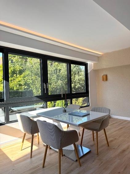 Apartament cu 3 camere, mobilat în Central