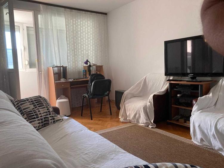 Apartament cu 3 camere decomandat în Floreasca