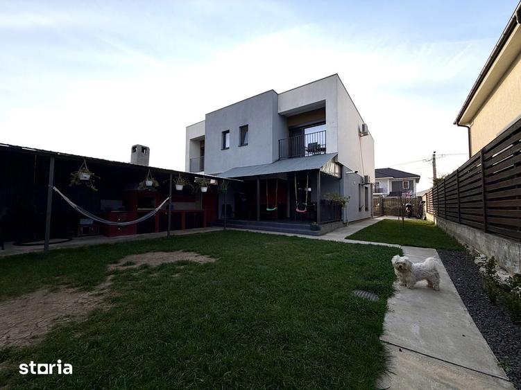 Casă cu 3 camere cu Teren 370 Mp în Dumbrăvița