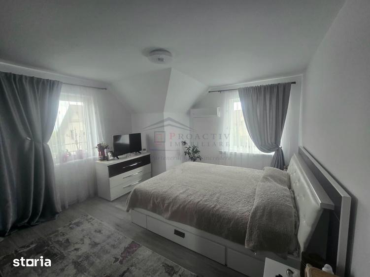 Casă cu 4 camere decomandat cu Teren 395 Mp în Moara