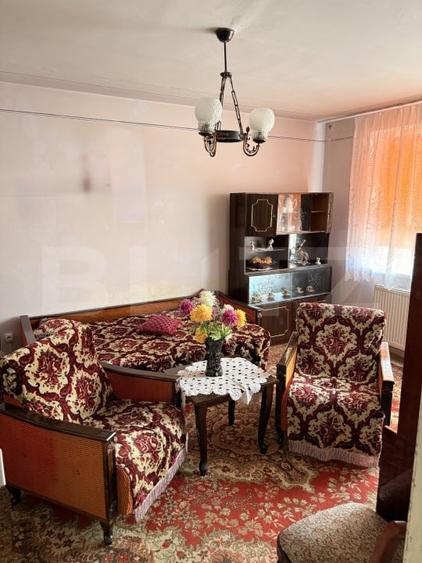 Apartament cu 2 camere semidecomandat, mobilat în Zărnești