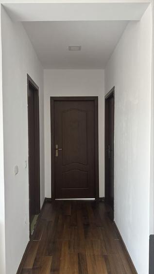 Apartament cu 3 camere decomandat în Florești