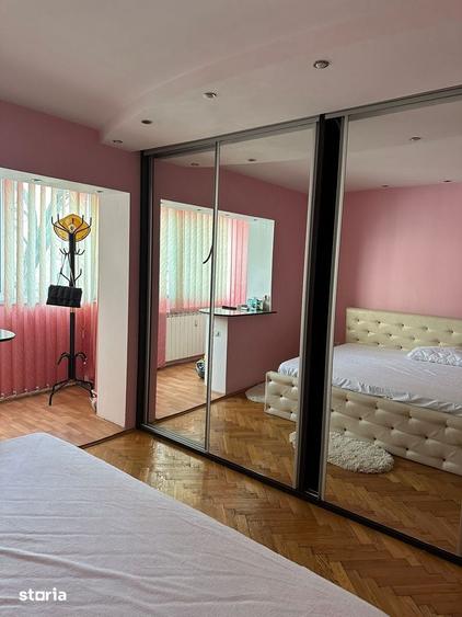 Apartament cu 3 camere decomandat în Faleza Nord