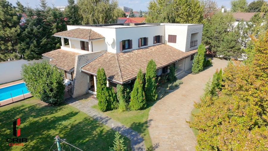 Casă individuală cu 9 camere cu Piscina în Voluntari
