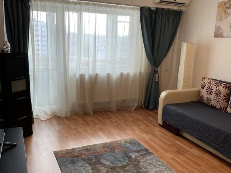 Garsonieră decomandată, mobilată în Virtuții