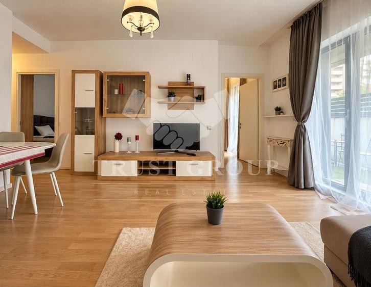 Apartament cu 3 camere semidecomandat în Herăstrău