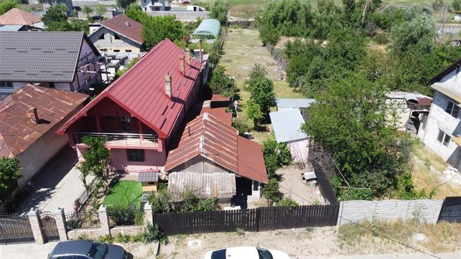 Teren Construcții intravilan de 1033 mp, în Cernele