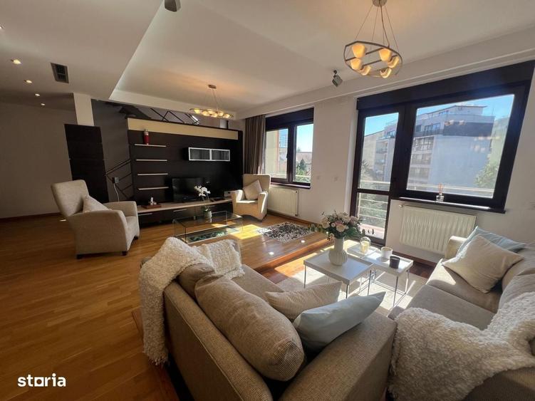 Apartament cu 4 camere decomandat în Herăstrău