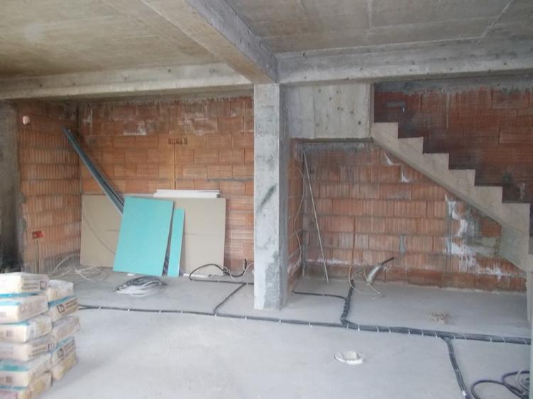 Duplex cu 4 camere cu Teren 242 Mp în Sânandrei
