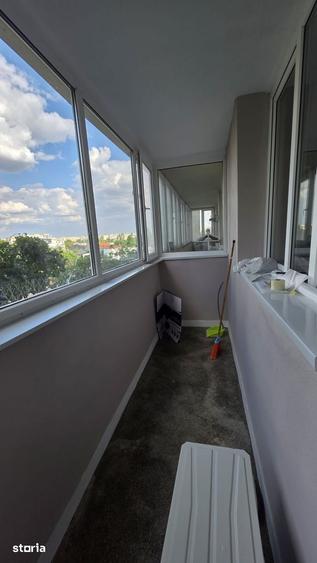 Apartament cu 3 camere semidecomandat în Tei