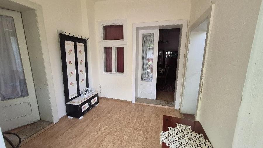 Casă cu 5 camere cu Teren 1000 Mp în Teiu