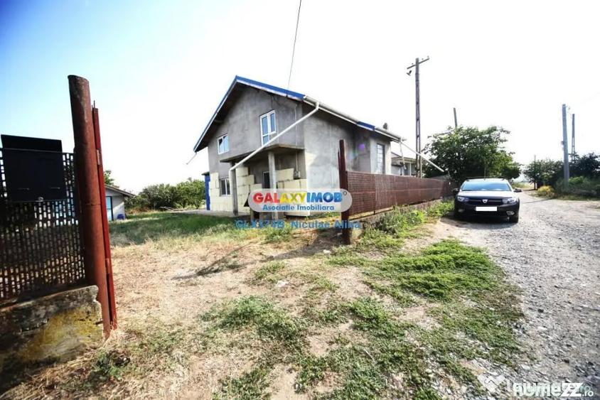 Casă cu 6 camere cu Teren 500 Mp în Budești