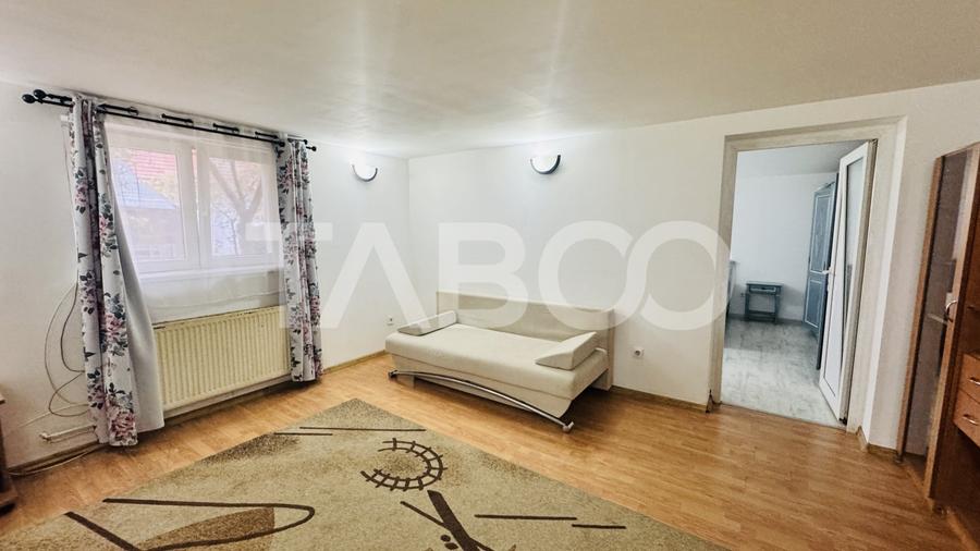 Apartament cu 3 camere nedecomandat, mobilat în Central