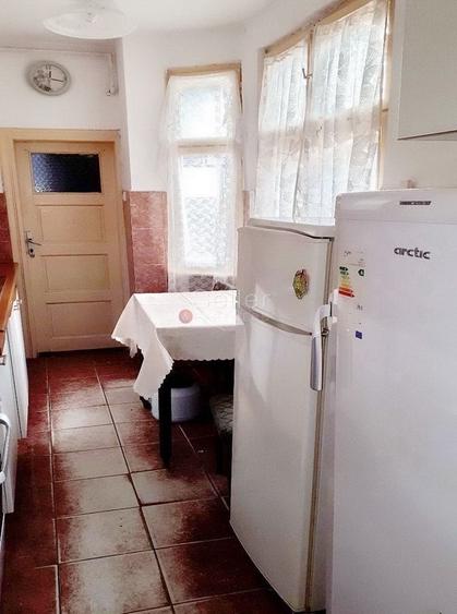 Casă individuală cu 3 camere cu Canalizare în Brașovul Vechi