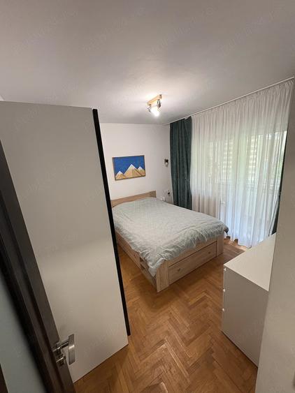 Apartament cu 3 camere decomandat în Răcădău