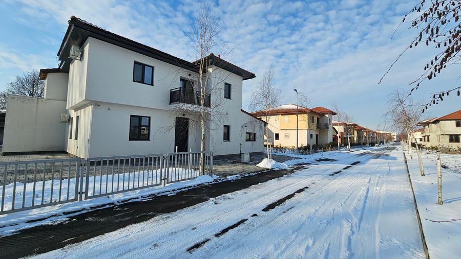 Casă individuală cu 5 camere cu Canalizare în Corbeanca