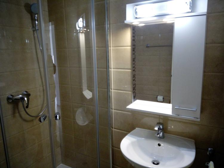 Apartament cu 3 camere decomandat în Șelimbăr