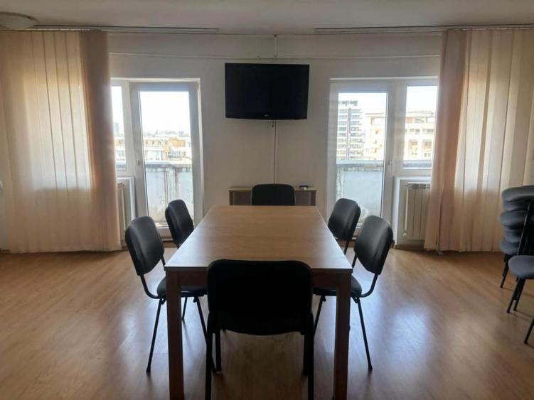 Apartament cu 3 camere în Unirii — fotografia 1