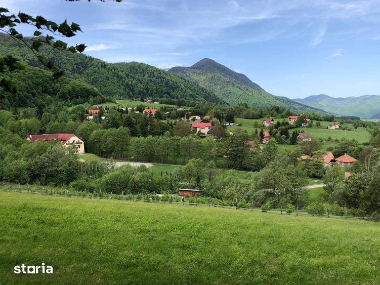 Teren de 5343 mp, în Central