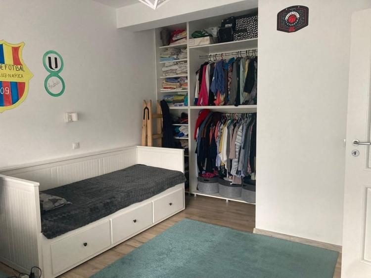 Apartament cu 2 camere semidecomandat, mobilat în Florești