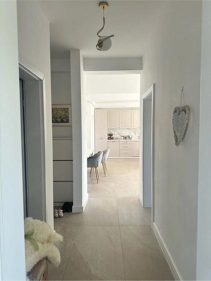 Apartament cu 3 camere decomandat în Aninoasa