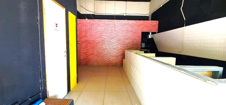 Spațiu comercial, de 28 mp, în P-ța Romană