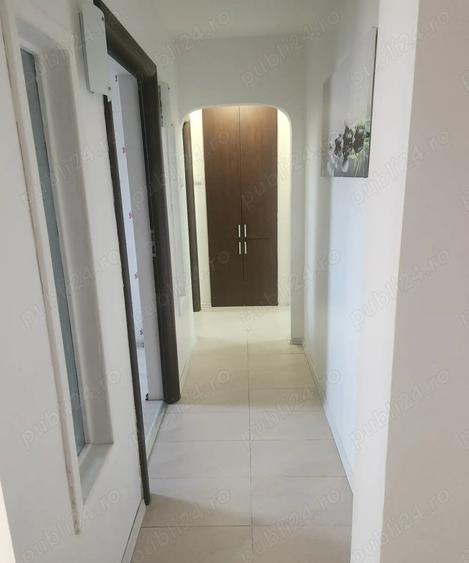 Apartament cu 3 camere decomandat în Drumul Taberei