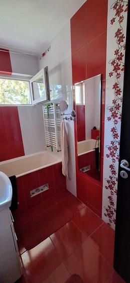Apartament cu 2 camere semidecomandat în Podu Roș