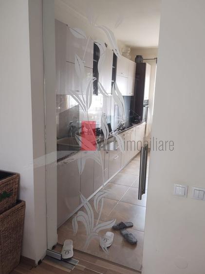 Casă individuală cu 4 camere cu Canalizare în Exterior Est