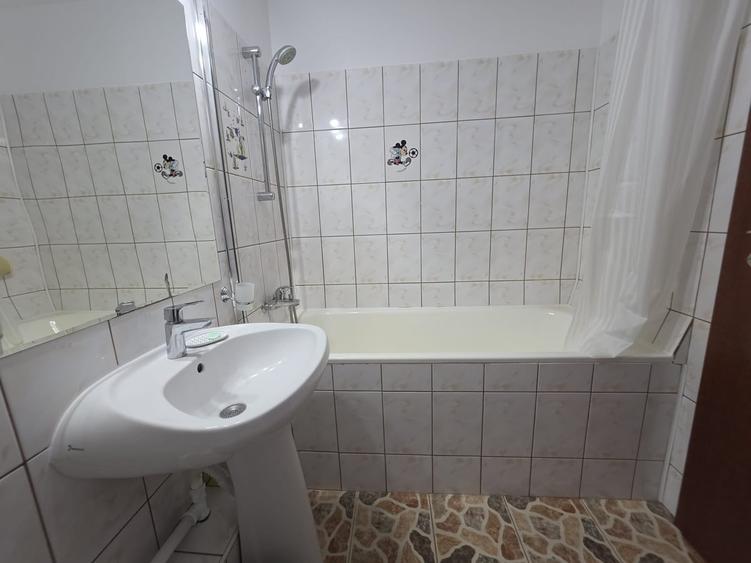 Apartament cu 2 camere decomandat în Mihai Bravu