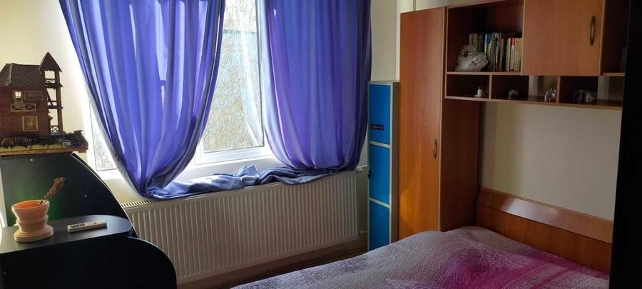 Apartament cu 4 camere decomandat în Berceni