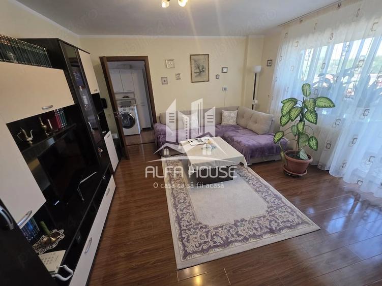 Apartament cu 3 camere semidecomandat în Govândari