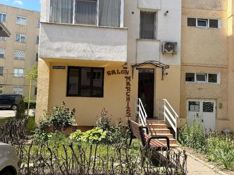 Spațiu comercial, de 65 mp, în Horia
