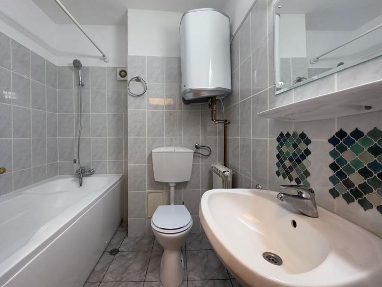 Apartament cu 3 camere decomandat, mobilat în Unirii