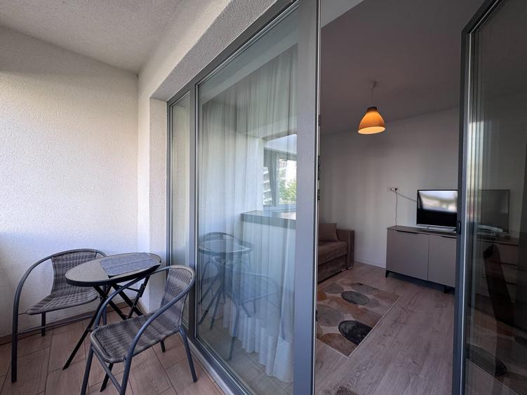 Apartament cu 2 camere decomandat, mobilat în Tractorul