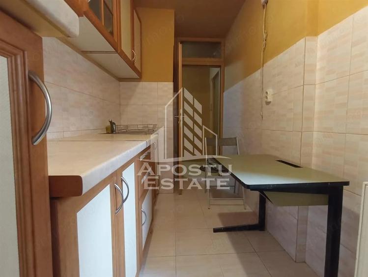 Garsonieră decomandată în Spitalul Județean