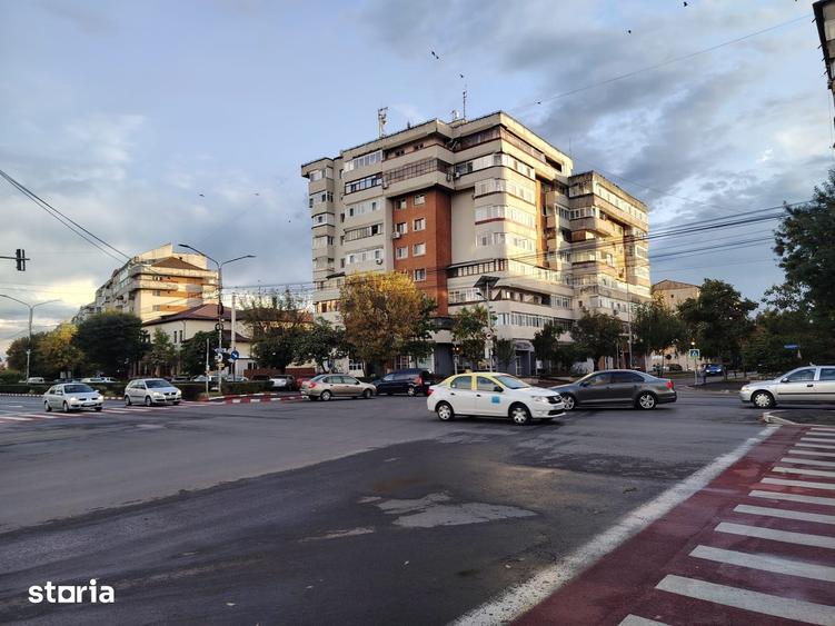 Apartament cu 3 camere decomandat în Central