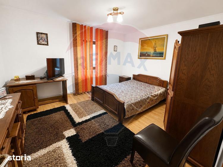 Casă cu Teren 1010 Mp în Periș