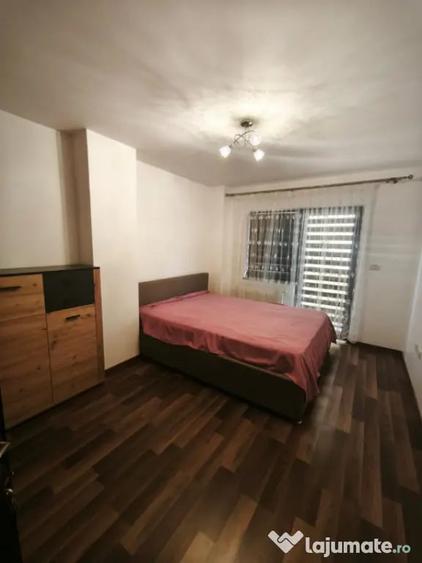 Apartament cu 2 camere decomandat, mobilat în Central