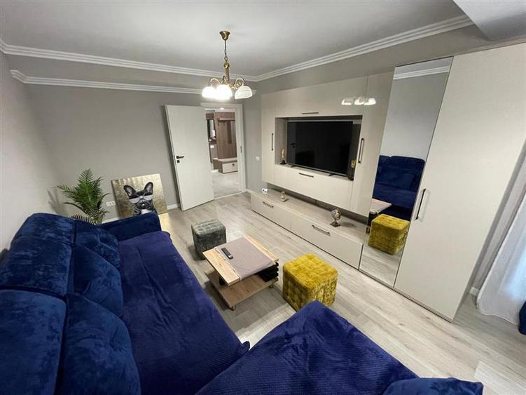 Apartament cu 2 camere decomandat, mobilat în Vest