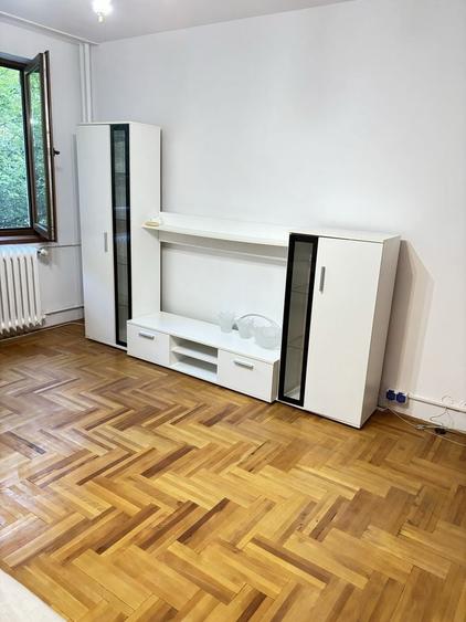 Apartament cu 2 camere decomandat în Berceni